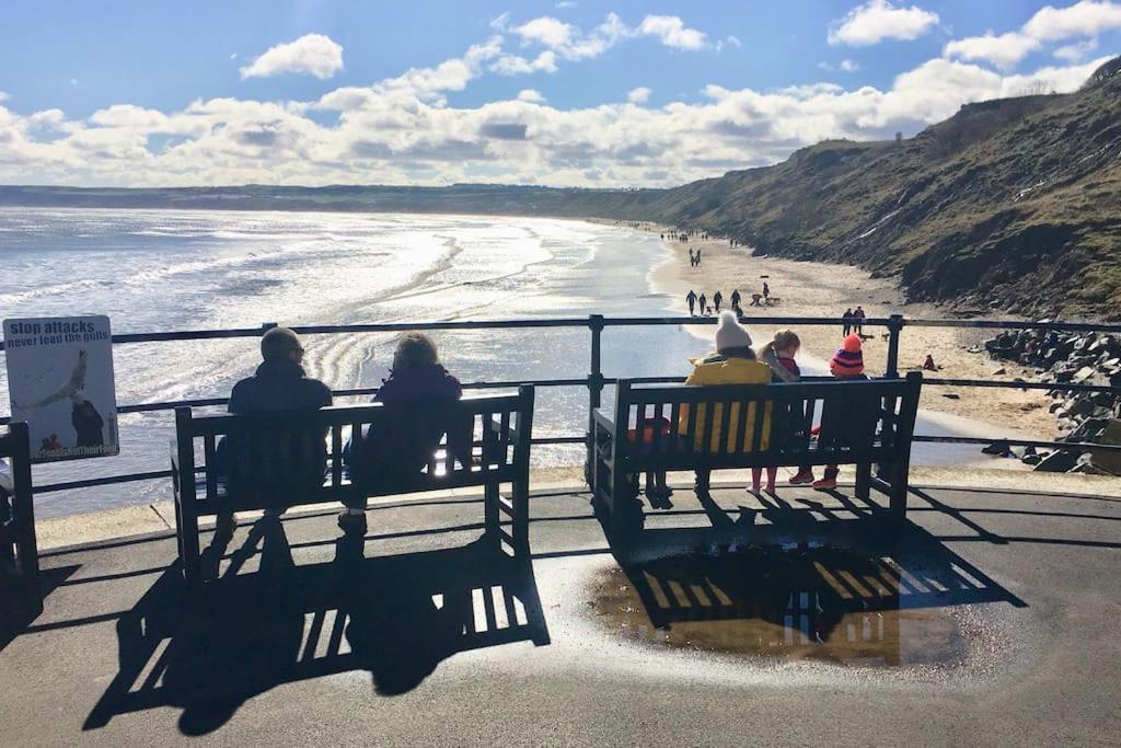 Tidesreach Filey, Sleeps 13, Close To Beach ภายนอก รูปภาพ