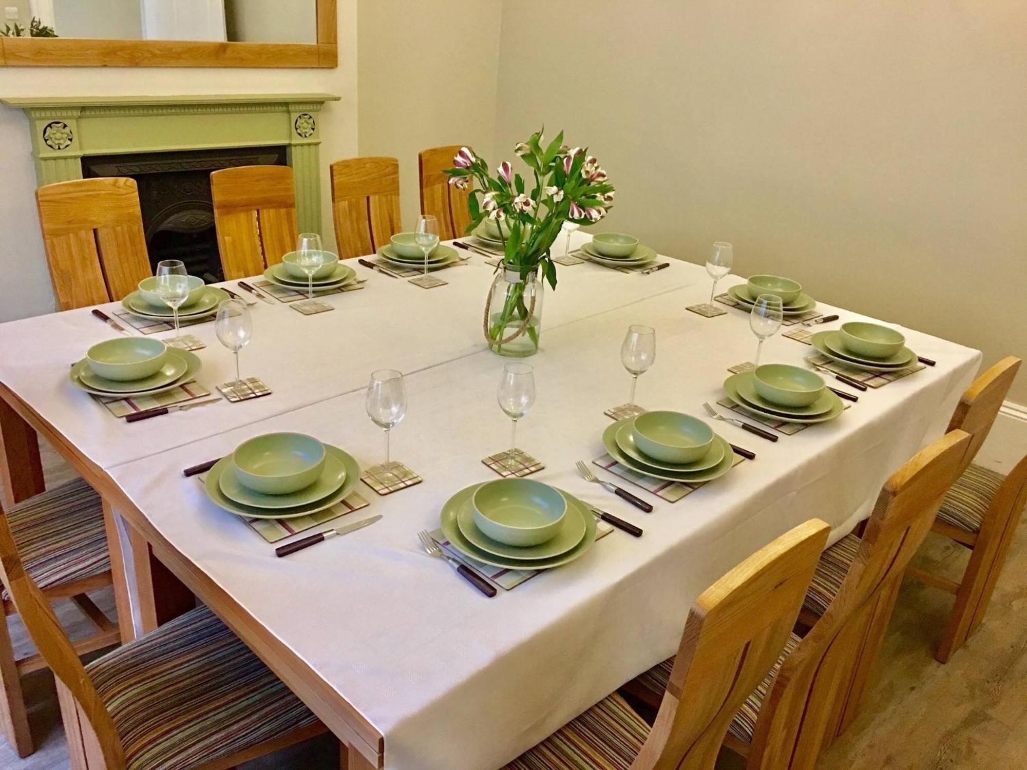Tidesreach Filey, Sleeps 13, Close To Beach ภายนอก รูปภาพ